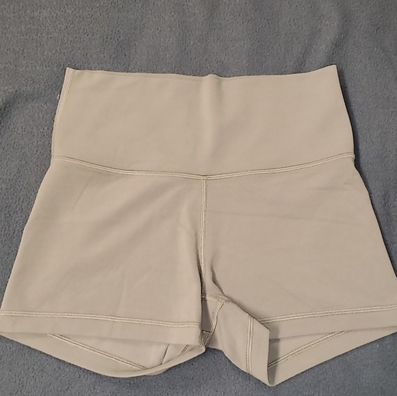 SOLD TNAButter 3" shorts Size M - Picture 3 of 3